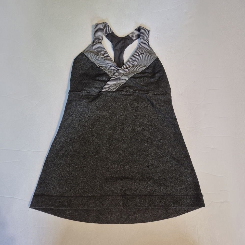 Lululemon Deep Breath Tank Top Grey Sz 6